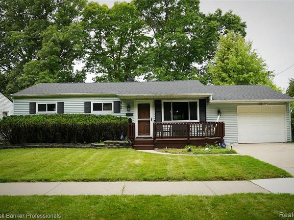 1017 N East Street, Fenton, MI 48430