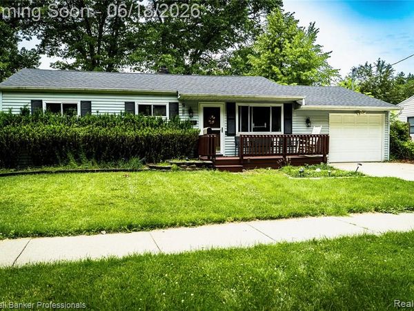 1017 N East Street, Fenton, MI 48430