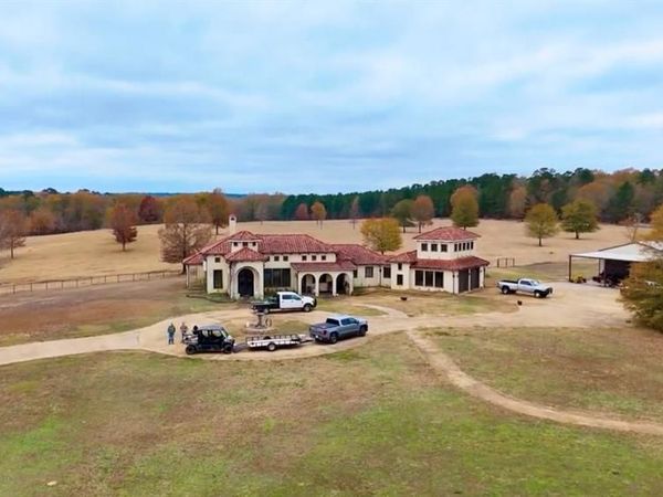 1 W Harrison Road , Longview, TX 75604