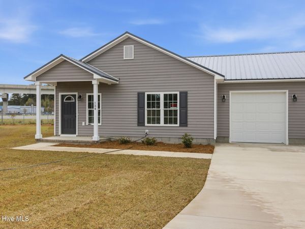 134 Macdonald Boulevard , Havelock, NC 28532