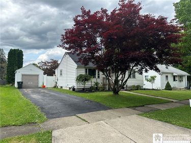 30 Elliott Avenue, Jamestown, NY 14701