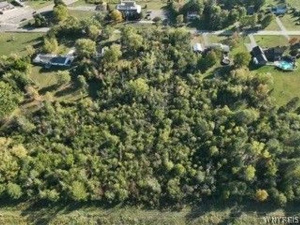 986 Sturgeon Point Road , Derby, NY 14047