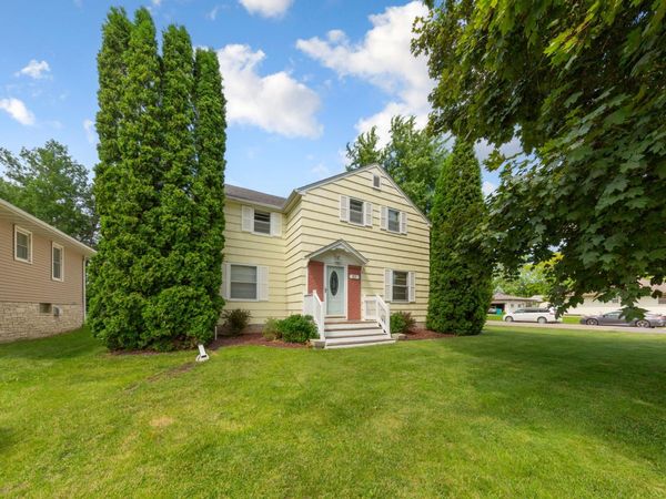 825 8th Avenue NE, Waseca, MN 56093