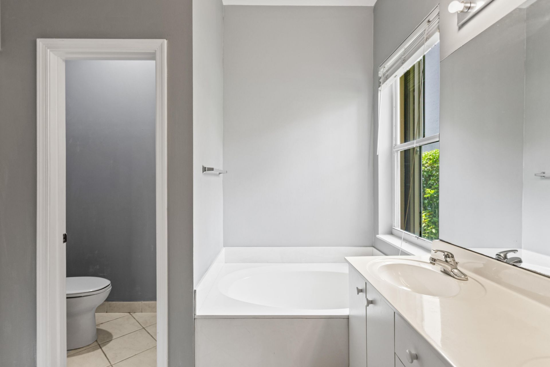 1071 Bluewood Terrace, Weston, FL 33327 Photo