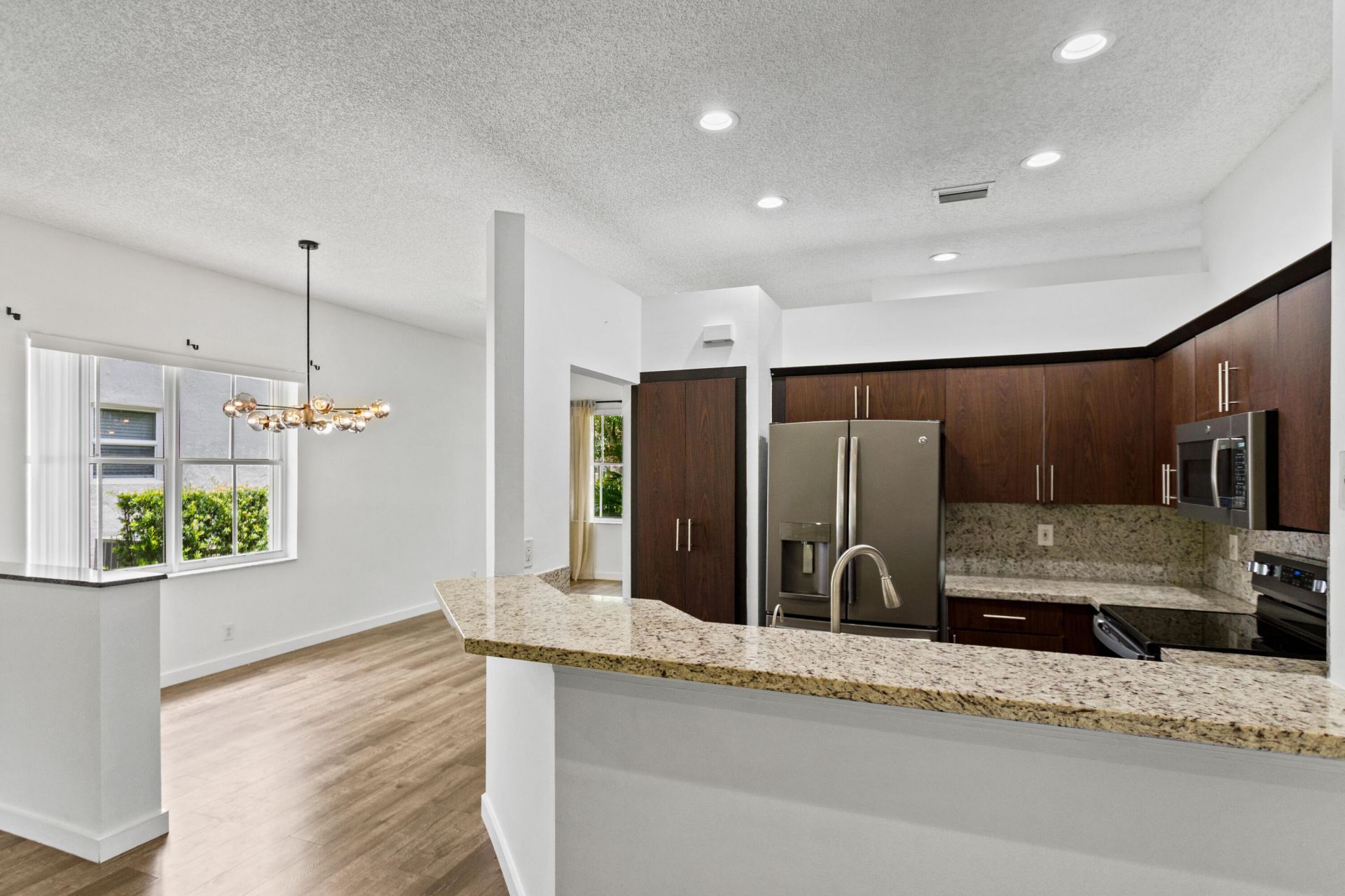 1071 Bluewood Terrace, Weston, FL 33327 Photo