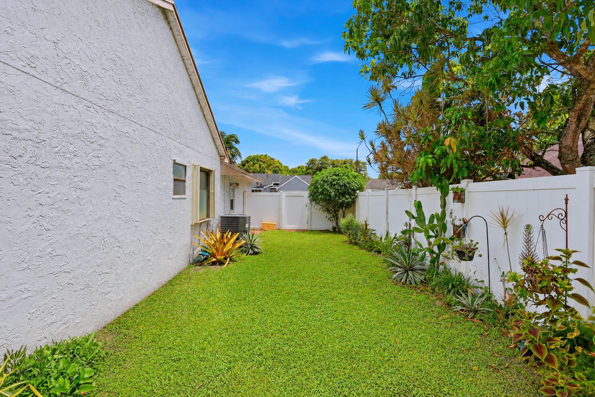 117 Sherwood Drive, Royal Palm Beach, FL 33411 Photo