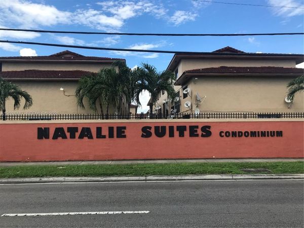 2319 W 60th St , Unit D212, Hialeah, FL 33016