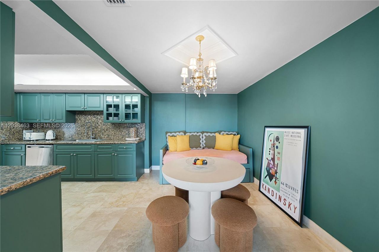 1800 NE 114th St, Unit 1811, Miami, FL 33181 Photo