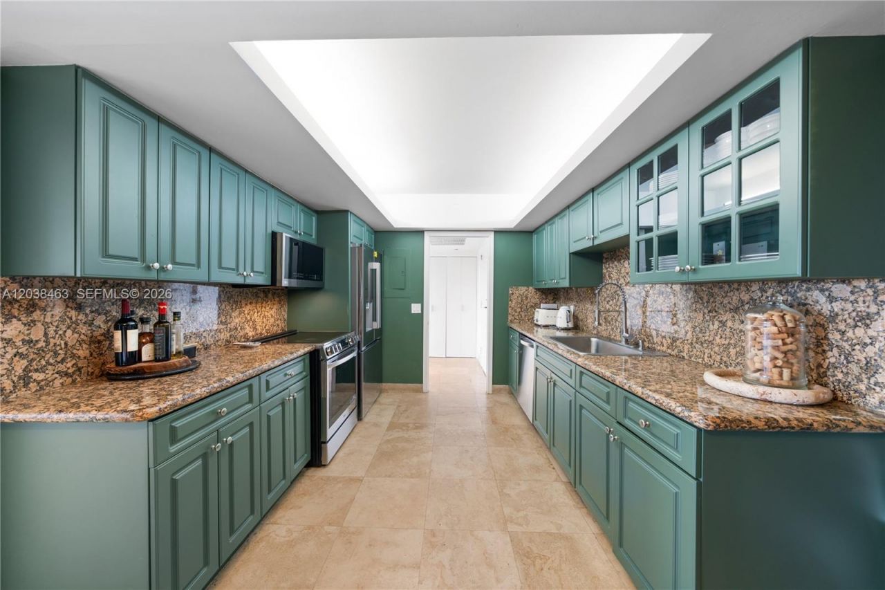 1800 NE 114th St, Unit 1811, Miami, FL 33181 Photo