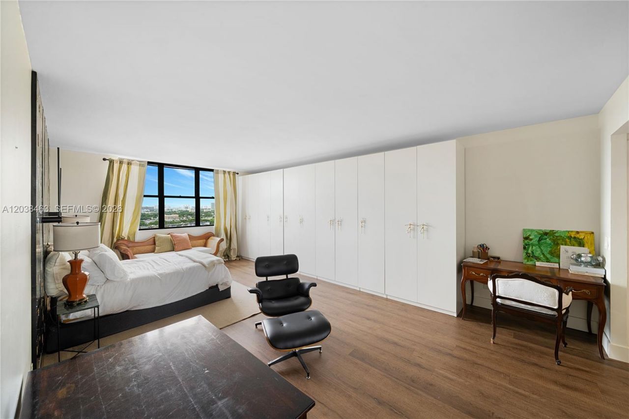 1800 NE 114th St, Unit 1811, Miami, FL 33181 Photo