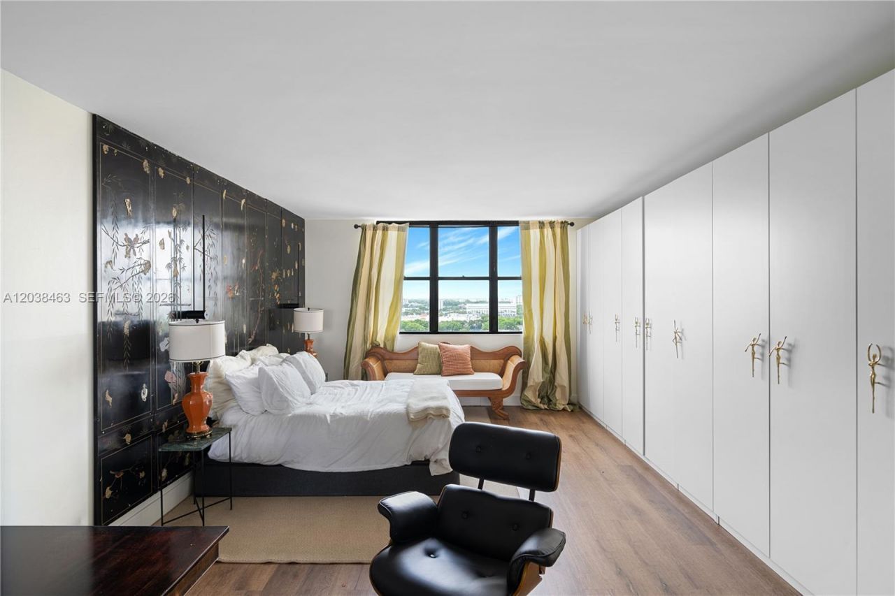 1800 NE 114th St, Unit 1811, Miami, FL 33181 Photo