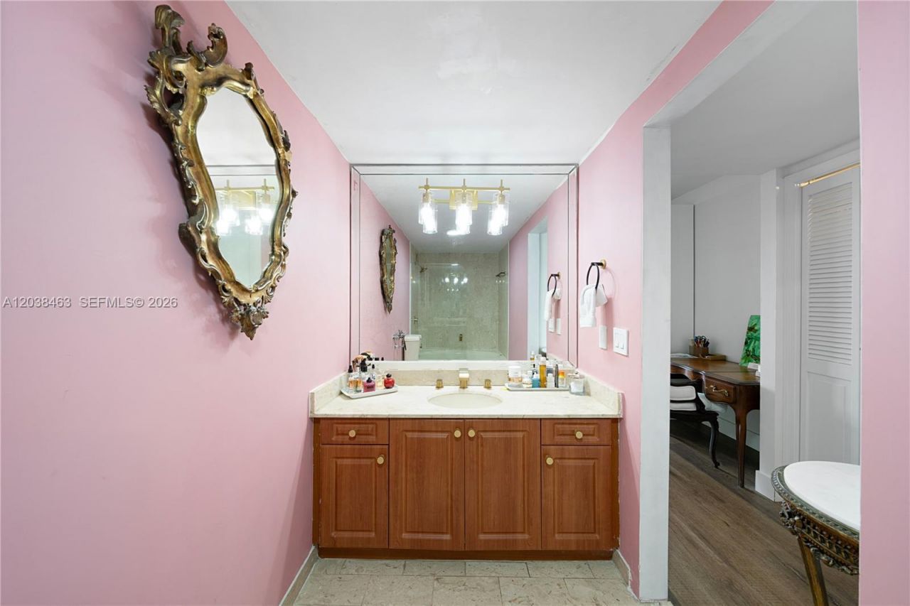 1800 NE 114th St, Unit 1811, Miami, FL 33181 Photo