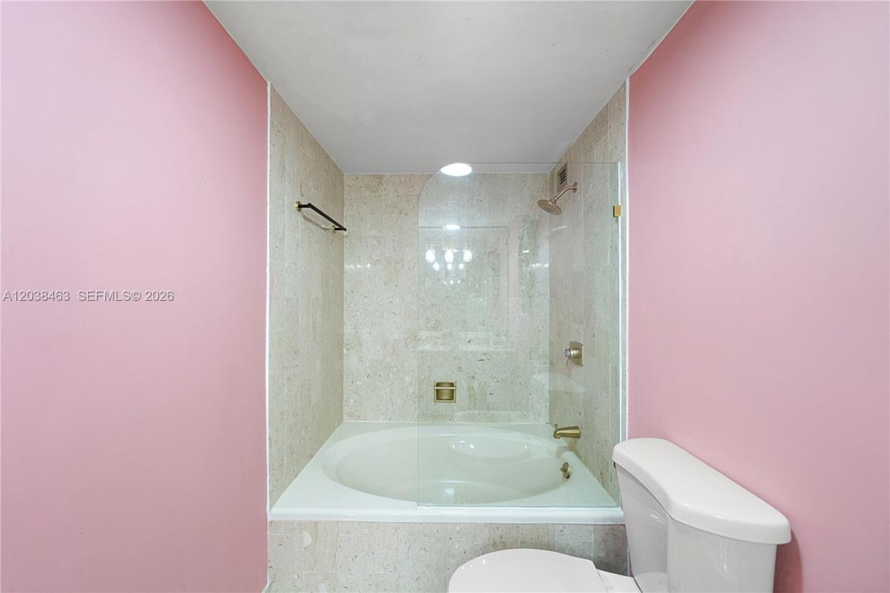 1800 NE 114th St, Unit 1811, Miami, FL 33181 Photo