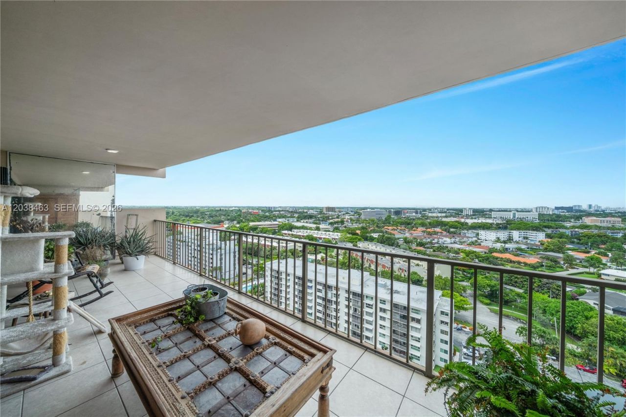 1800 NE 114th St, Unit 1811, Miami, FL 33181 Photo