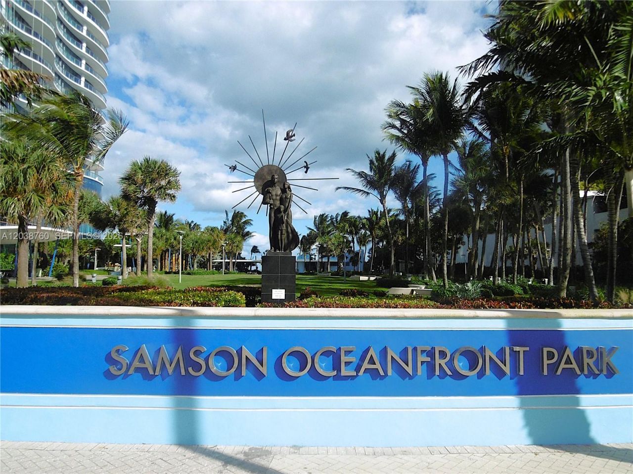 301 174th St, Unit 1905 + DEN, Sunny Isles Beach, FL 33160 Photo