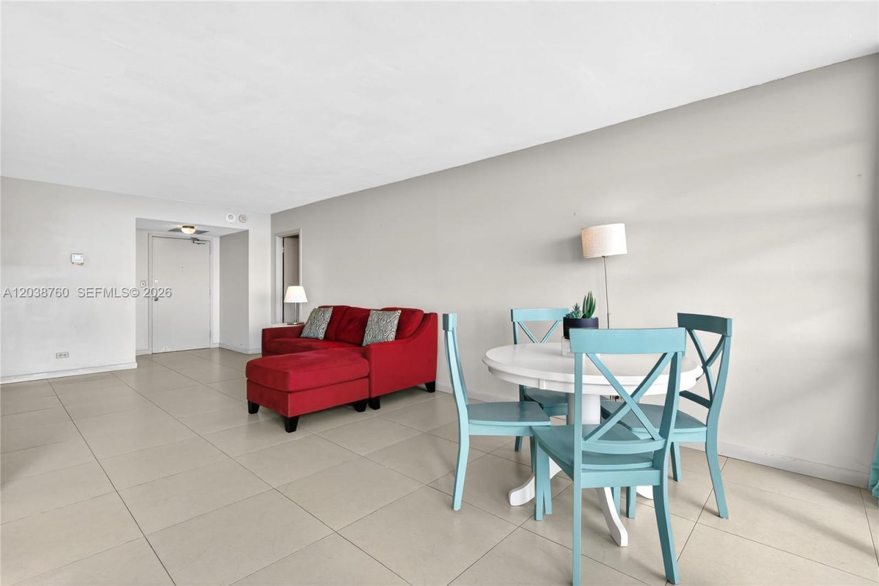 301 174th St, Unit 1905 + DEN, Sunny Isles Beach, FL 33160 Photo