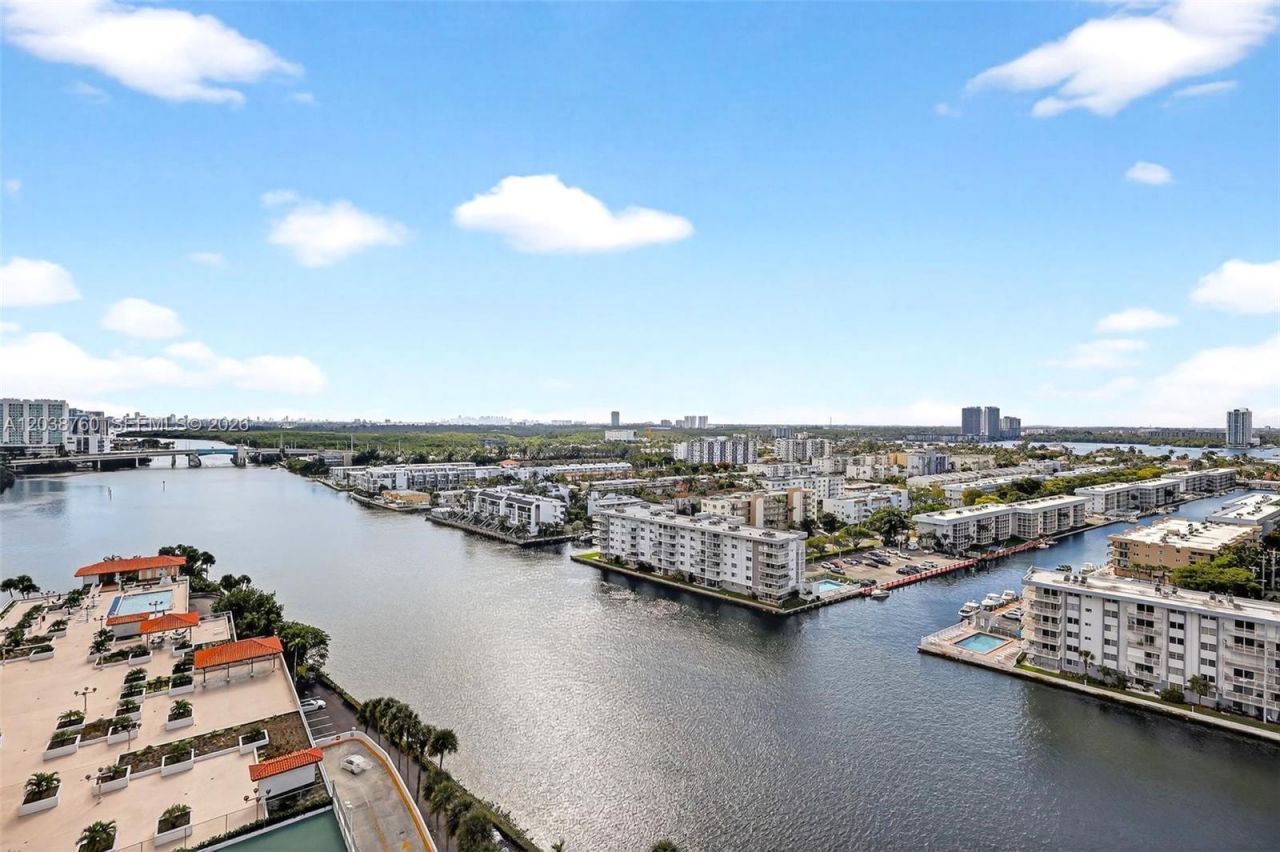 301 174th St, Unit 1905 + DEN, Sunny Isles Beach, FL 33160 Photo