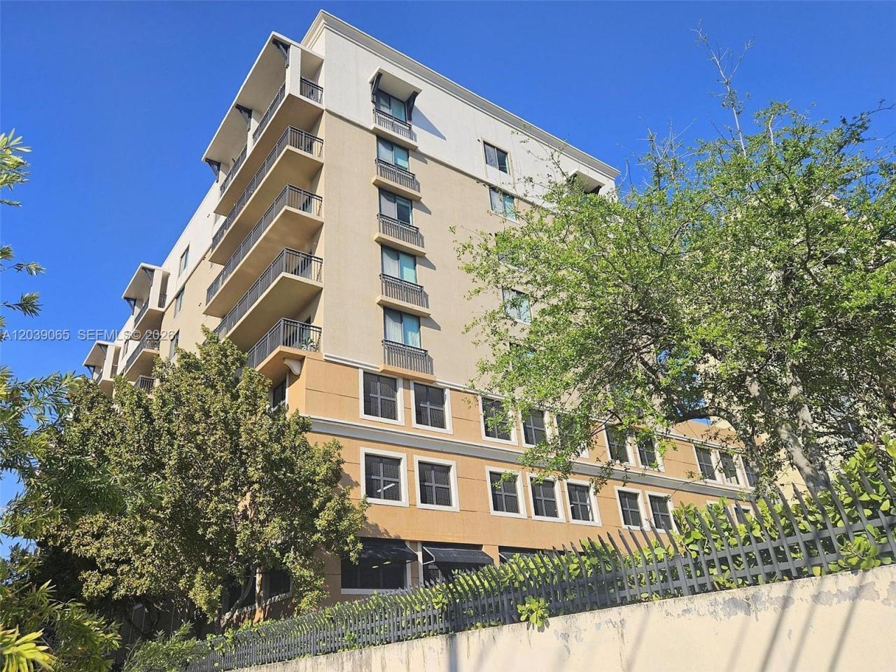 3530 SW 22nd St , Unit 505, Miami, FL 33145 Photo
