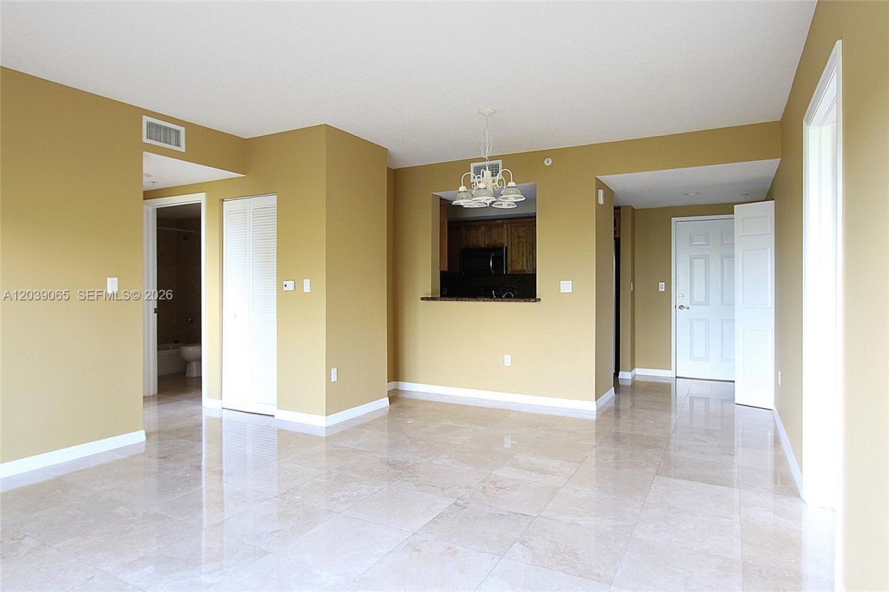 3530 SW 22nd St , Unit 505, Miami, FL 33145 Photo