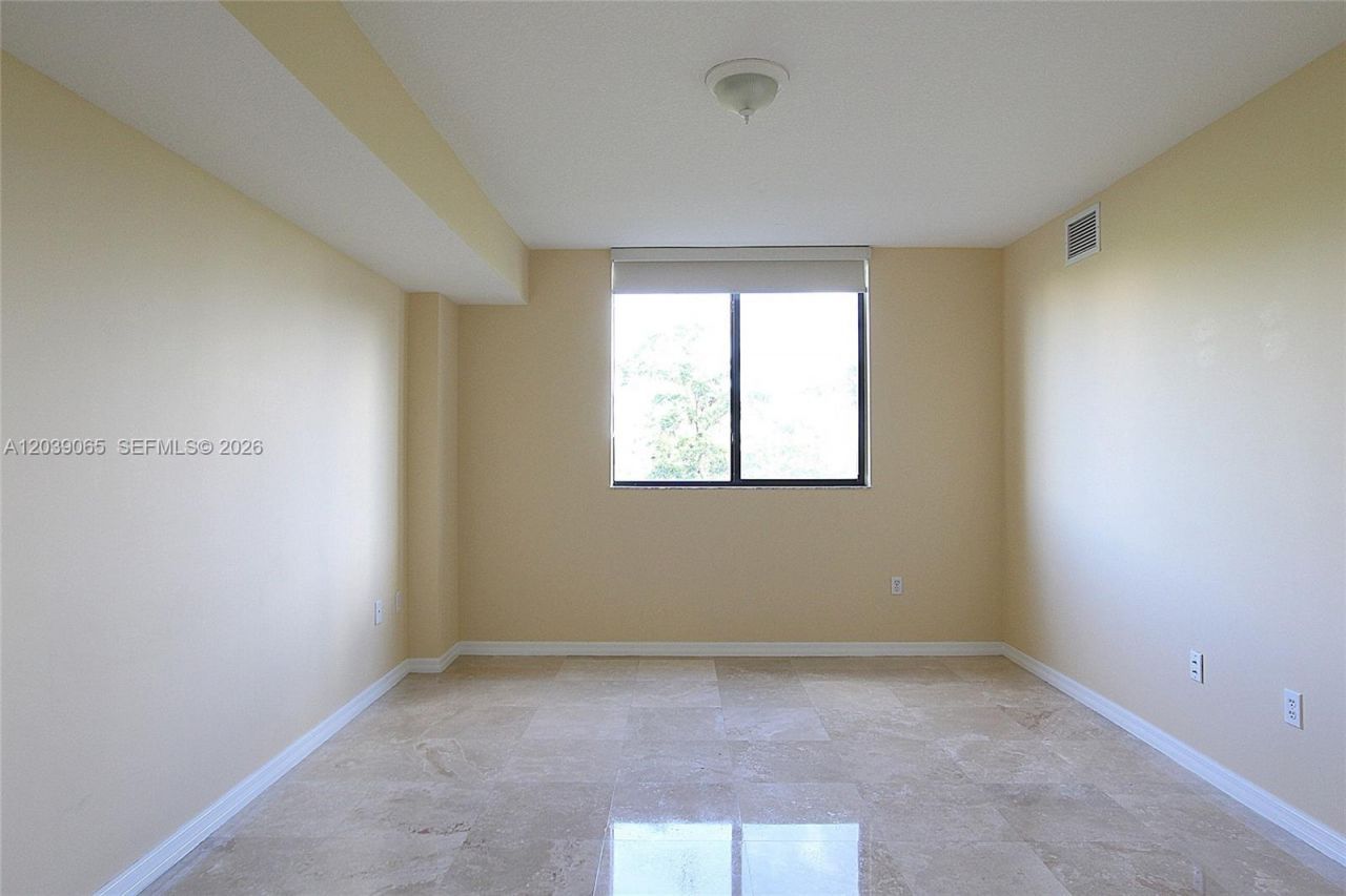 3530 SW 22nd St , Unit 505, Miami, FL 33145 Photo