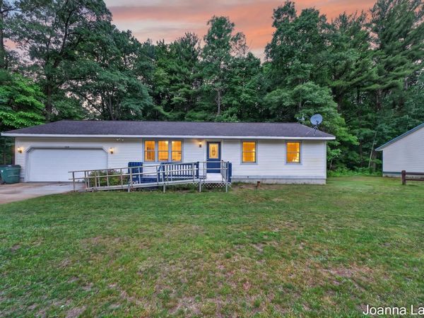 1518 E Mcmillan Road, Muskegon, MI 49445