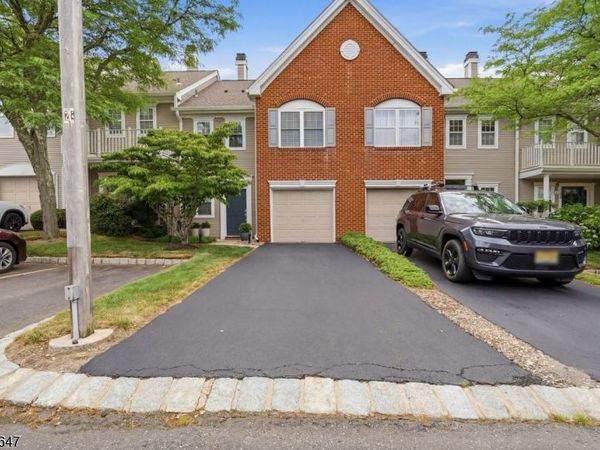 28 Dutch Ct, Holmdel, NJ 07733