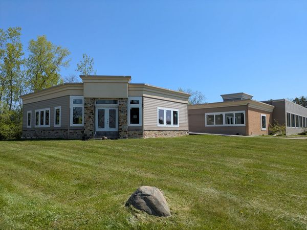 8200 N Teutonia Ave, Brown Deer, WI 53209