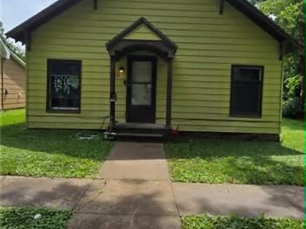 315 S 3rd Street, Iola, KS 66749