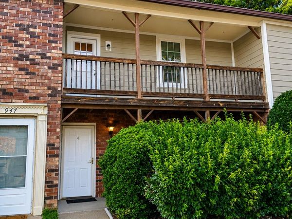 946 Coarsey Dr , Nashville, TN 37217