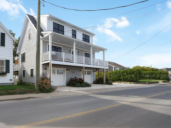 33 Lagoon Pond Road, Vineyard Haven, MA 02568