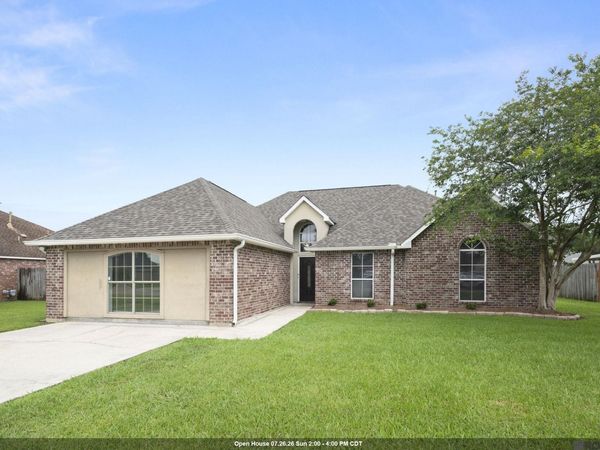 9911 Asheville Dr, Denham Springs, LA 70706