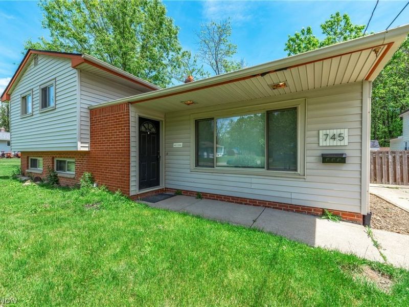 745 Wellmon Street , Bedford, OH 44146 Photo 32
