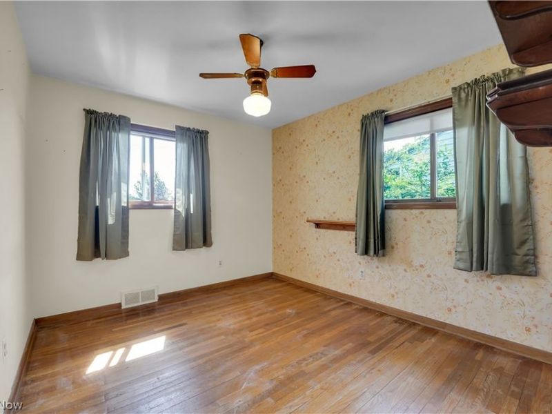 15540 Paulding Boulevard, Brook Park, OH 44142 Photo 12