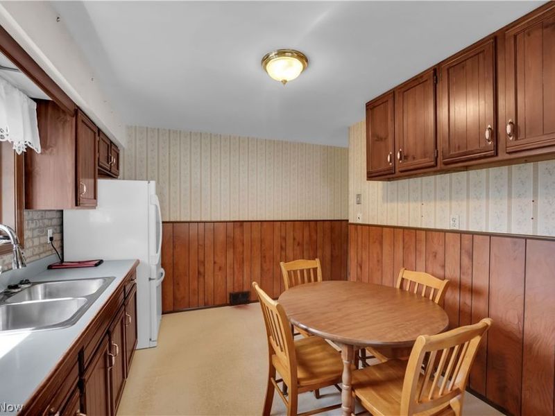 15540 Paulding Boulevard, Brook Park, OH 44142 Photo 6