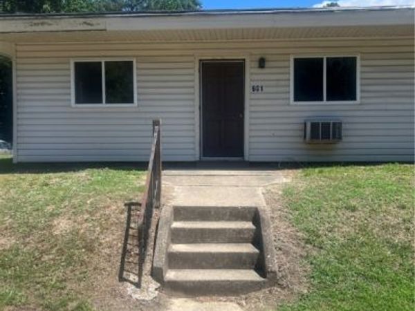 601 Monticello Drive , Hopewell, VA 23860