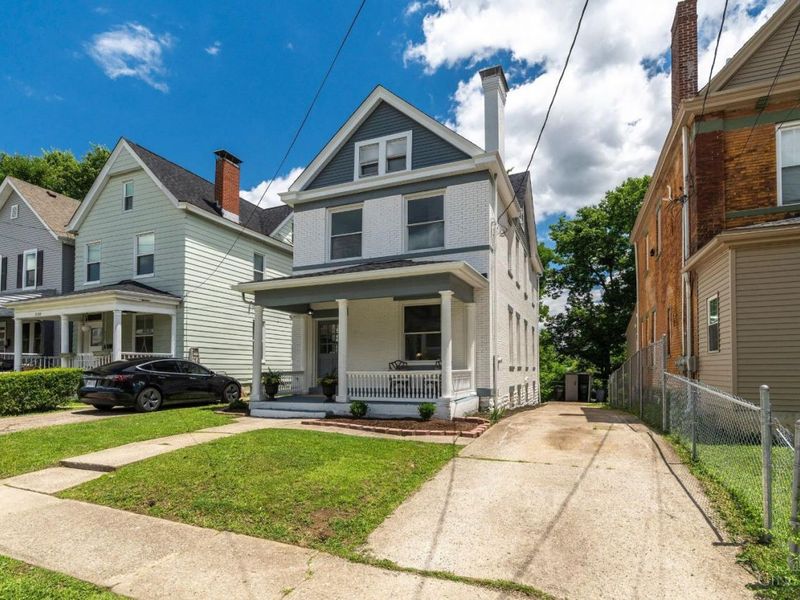 2028 Burnet Avenue, Cincinnati, OH 45219 Photo 2