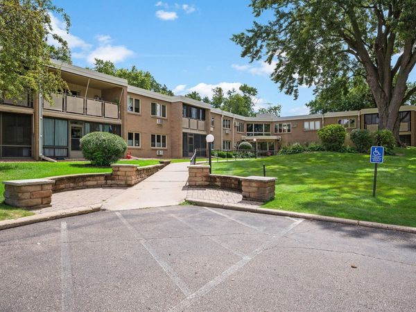 4380 Brookside Court, Unit 205, Edina, MN 55436
