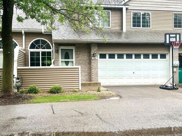 102 Primrose Court, Vadnais Heights, MN 55127
