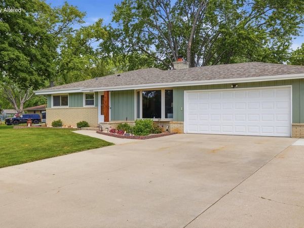11610 W Sunnybrook Rd, Franklin, WI 53132
