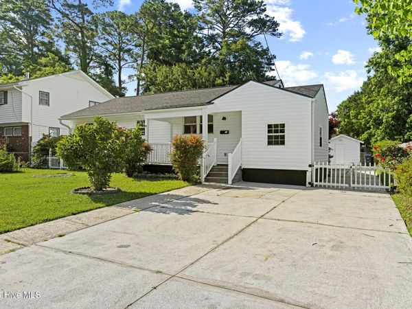 500 Nelson Drive, Jacksonville, NC 28540