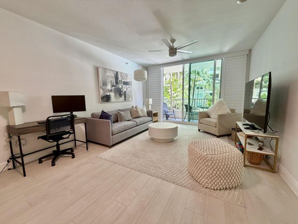 625 Casa Loma Boulevard, Unit 207, Boynton Beach, FL 33435