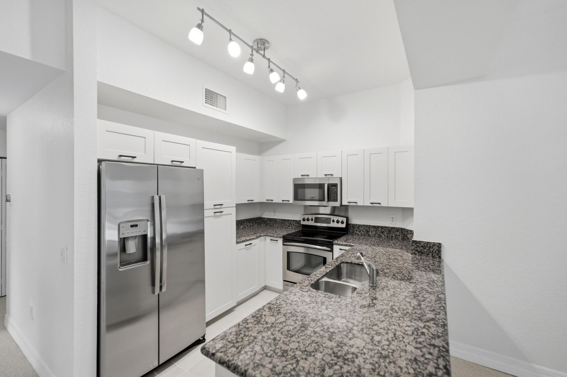 58 SE Palermo Court, Unit 104, Stuart, FL 34994 Photo