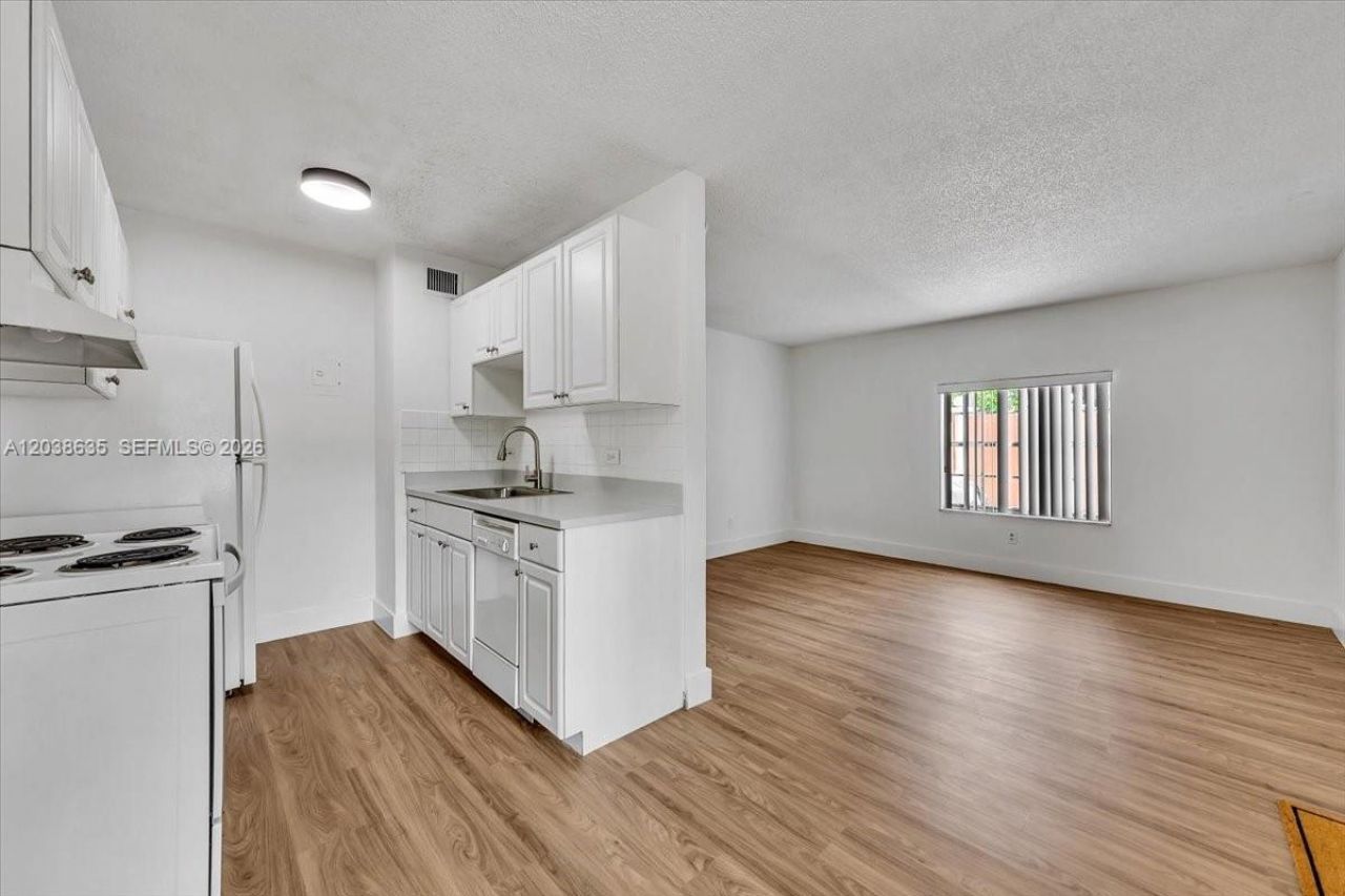 1405 Miami Rd , Unit 7, Fort Lauderdale, FL 33316 Photo