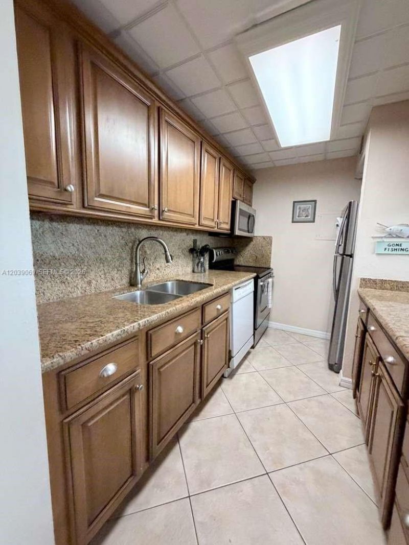 88500 Overseas Hwy , Unit 208, Tavernier, FL 33070 Photo