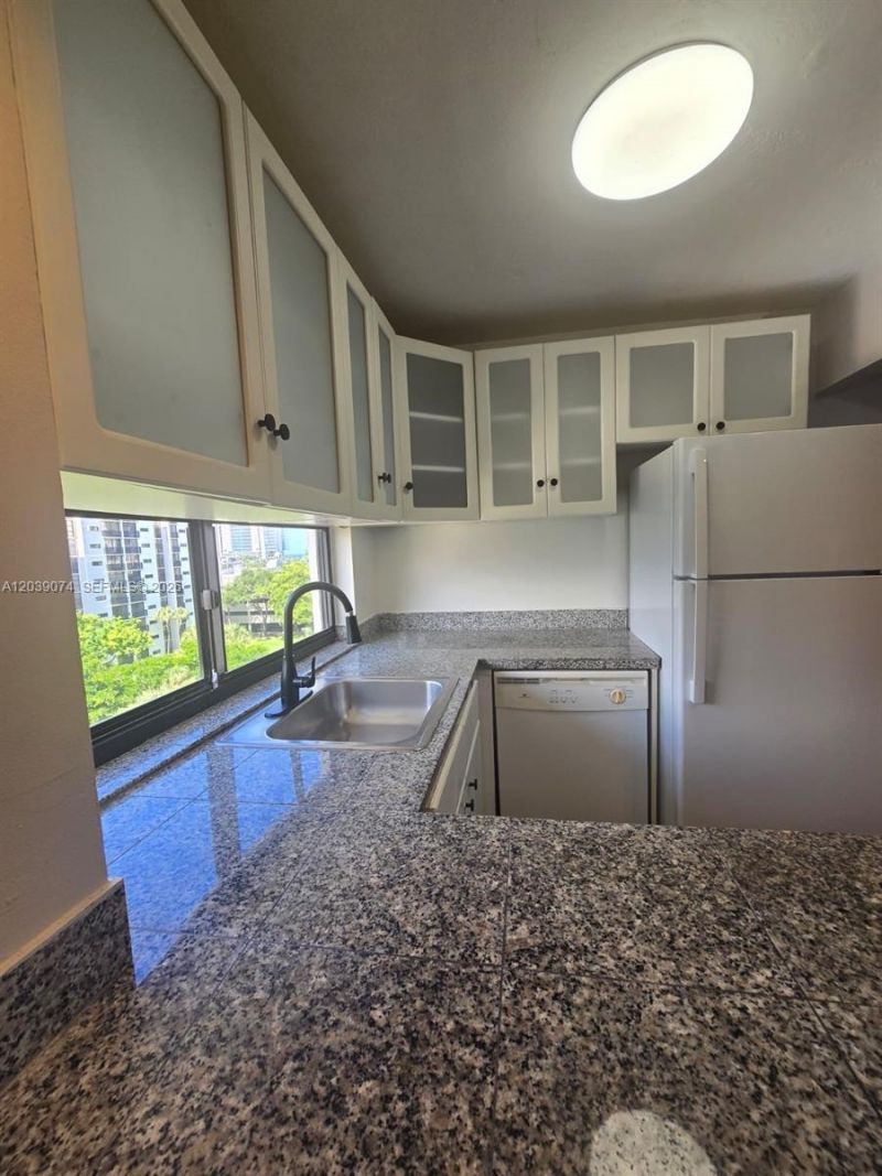 16919 N Bay Rd, Unit 705, Sunny Isles Beach, FL 33160 Photo