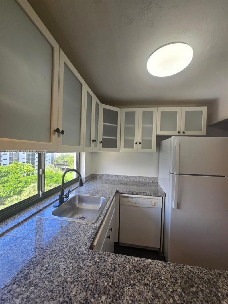 16919 N Bay Rd, Unit 705, Sunny Isles Beach, FL 33160 Photo