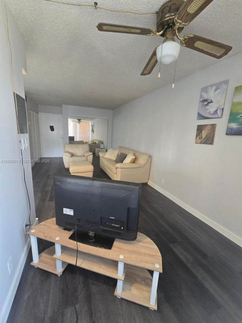 16919 N Bay Rd, Unit 705, Sunny Isles Beach, FL 33160 Photo