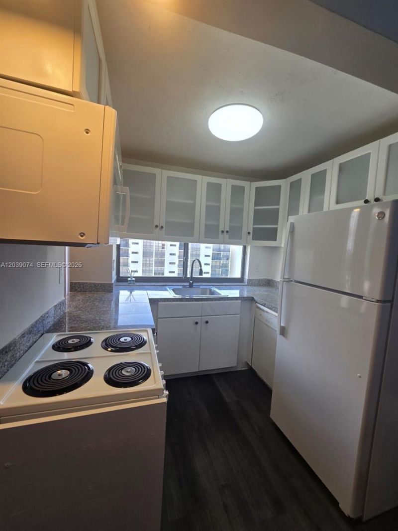 16919 N Bay Rd, Unit 705, Sunny Isles Beach, FL 33160 Photo