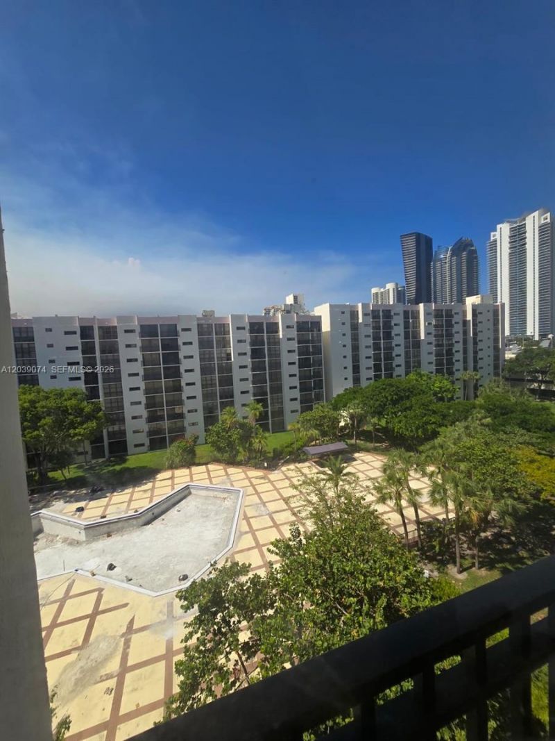 16919 N Bay Rd, Unit 705, Sunny Isles Beach, FL 33160 Photo