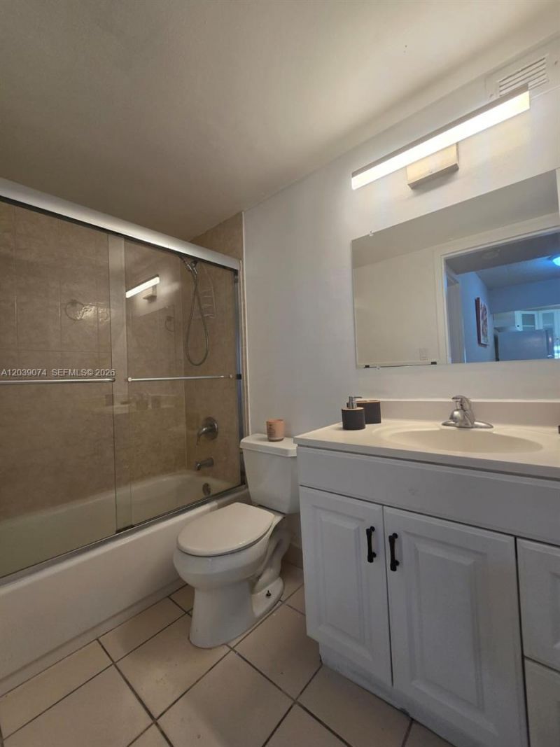 16919 N Bay Rd, Unit 705, Sunny Isles Beach, FL 33160 Photo